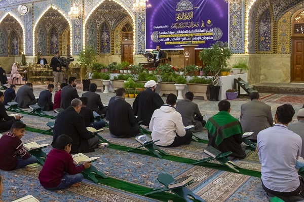 مراسم شبی با قرآن در حرم حضرت عباس(ع) برگزار شد مراسم شبی با قرآن در حرم حضرت عباس(ع) برگزار شد