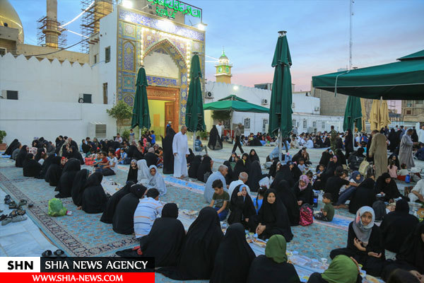 سفره افطاری حرم امامین عسکریین(ع) برای مهمانان ماه خدا