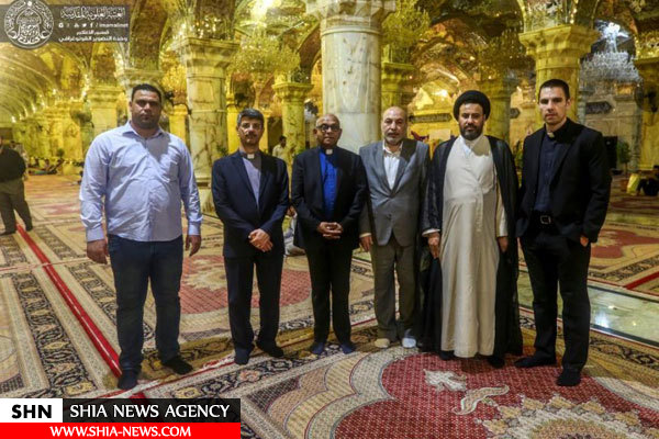 یک هیئت مسیحی به زیارت حرم امیرالمومنین(ع) مشرف شد+تصاویر
