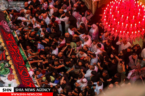 حضور میلیونی عزاداران در حرم حضرت امیرالمومنین (ع) حضور میلیونی عزاداران در حرم حضرت امیرالمومنین (ع)
