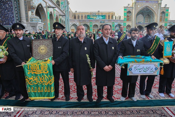 آئین تعویض پرچم حرم حضرت معصومه (سلام الله علیها) آئین تعویض پرچم حرم حضرت معصومه (سلام الله علیها)