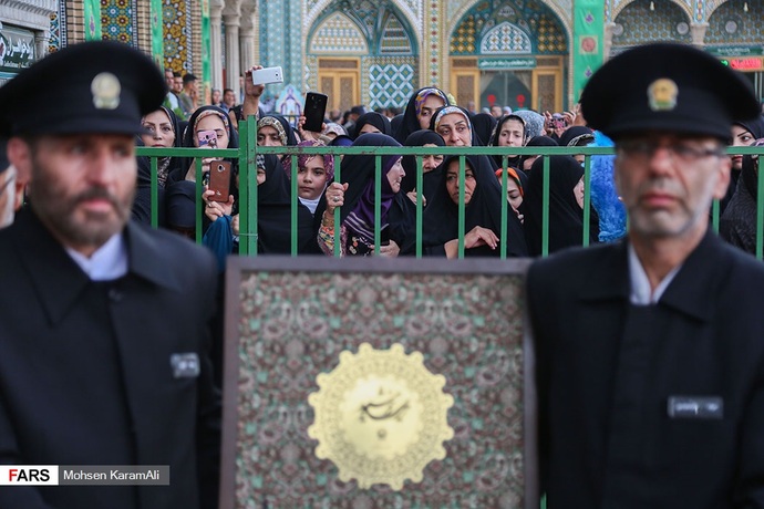 آئین تعویض پرچم حرم حضرت معصومه (سلام الله علیها) آئین تعویض پرچم حرم حضرت معصومه (سلام الله علیها)