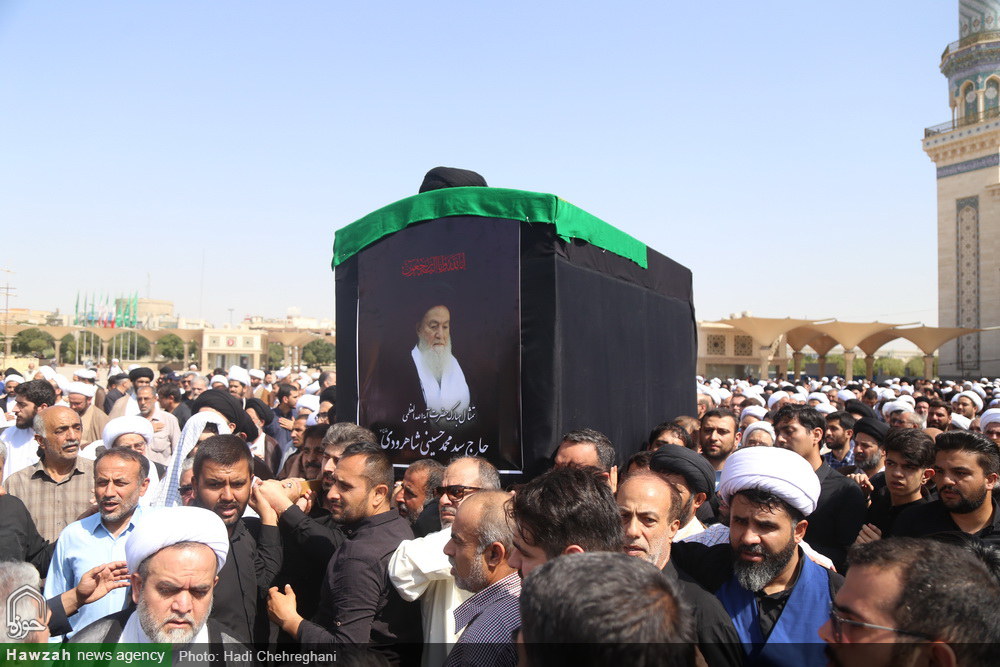 تصاویر/ تشییع پیکر آیت الله حسینی شاهرودی در قم تصاویر/ تشییع پیکر آیت الله حسینی شاهرودی در قم