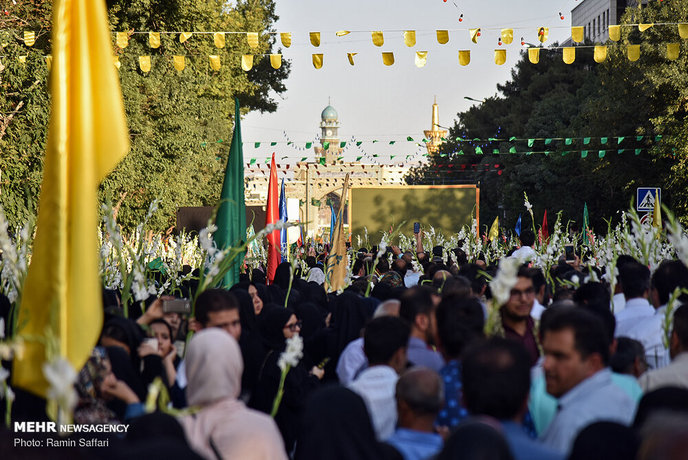 مراسم گلباران حرم مطهر رضوی