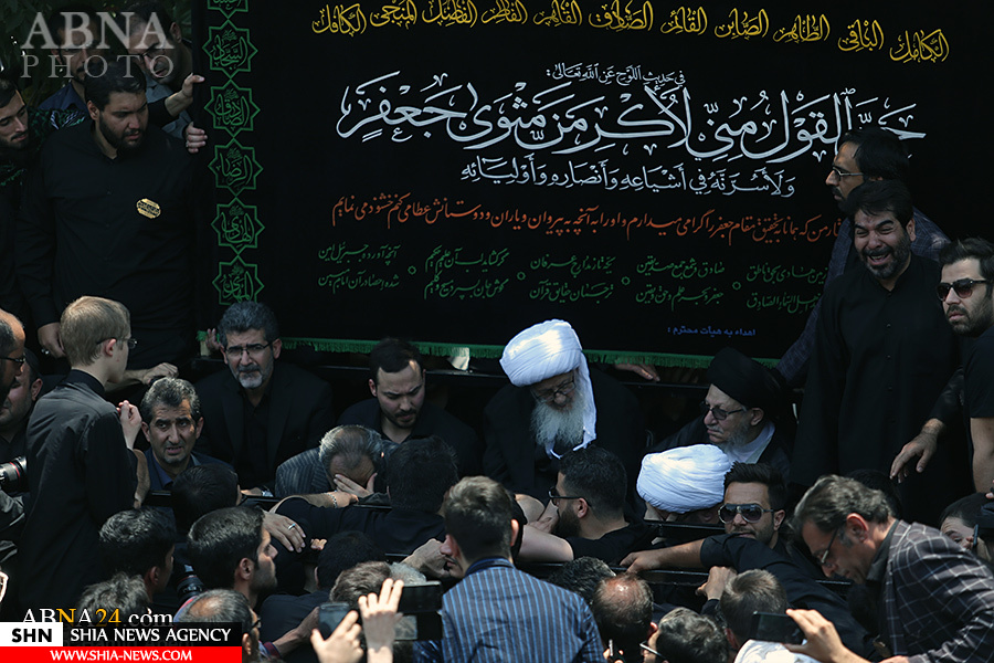 دسته عزاداری آیت الله وحید خراسانی در سالروز شهادت امام صادق(ع) دسته عزاداری آیت الله وحید خراسانی در سالروز شهادت امام صادق(ع)
