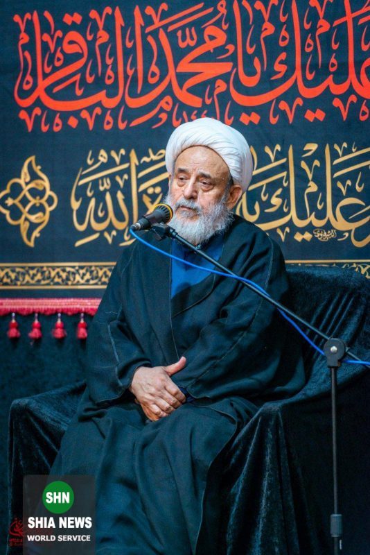 آئین سوگواری سالروز شهادت امام محمد باقر در دفتر آیت الله وحید خراسانی آئین سوگواری سالروز شهادت امام محمد باقر در دفتر آیت الله وحید خراسانی