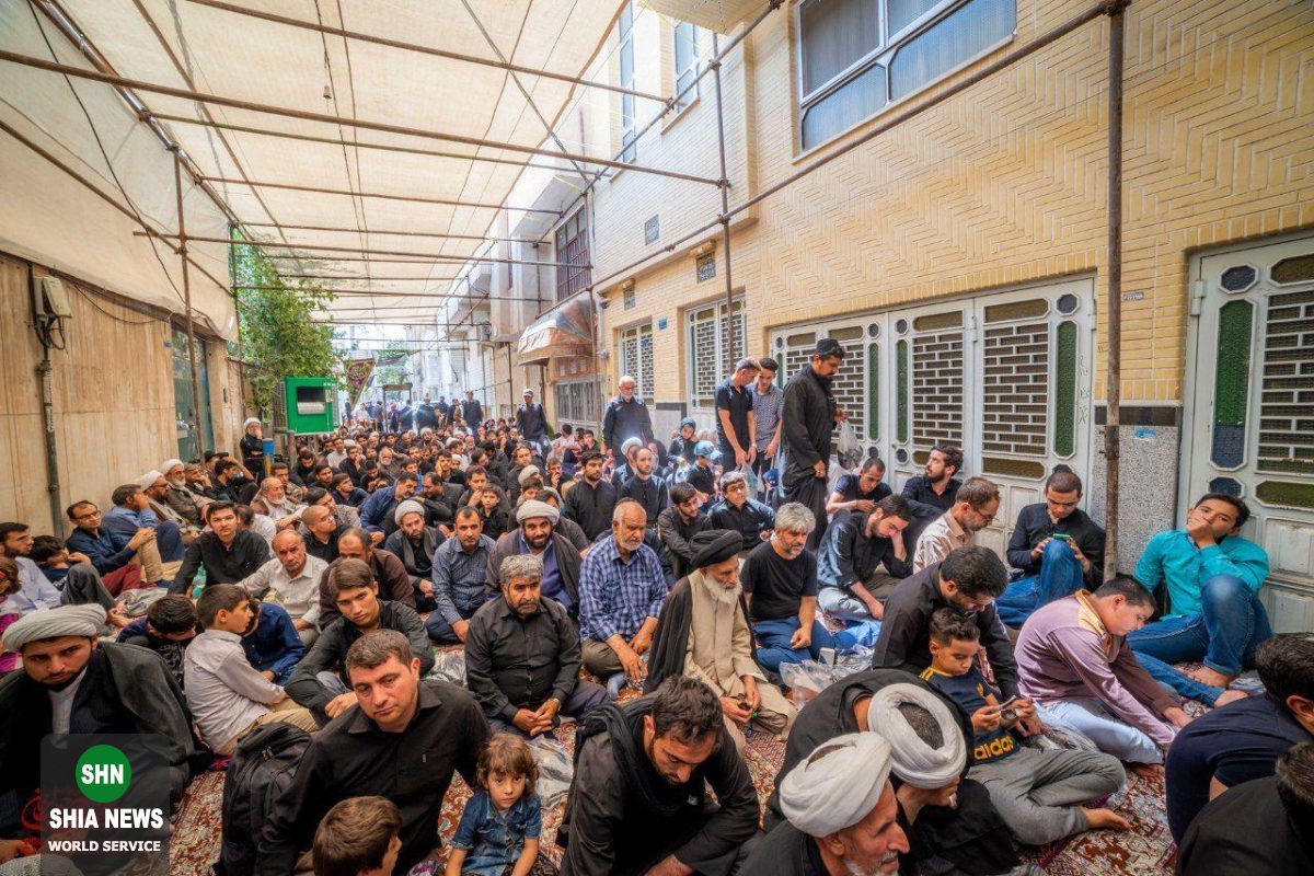 آئین سوگواری سالروز شهادت امام محمد باقر در دفتر آیت الله وحید خراسانی آئین سوگواری سالروز شهادت امام محمد باقر در دفتر آیت الله وحید خراسانی
