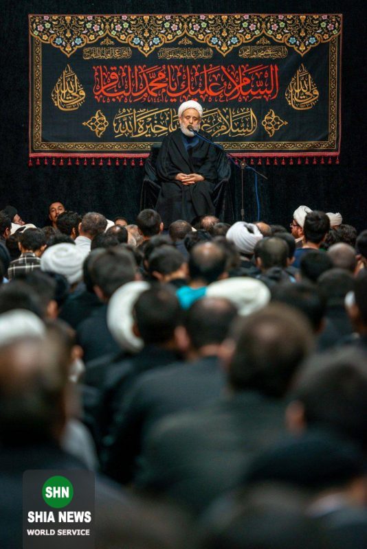 آئین سوگواری سالروز شهادت امام محمد باقر در دفتر آیت الله وحید خراسانی آئین سوگواری سالروز شهادت امام محمد باقر در دفتر آیت الله وحید خراسانی
