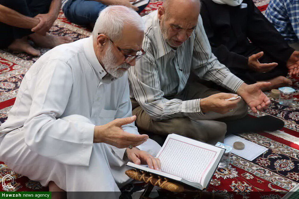 قرائت دعای عرفه در حرم حضرت زینب(س)