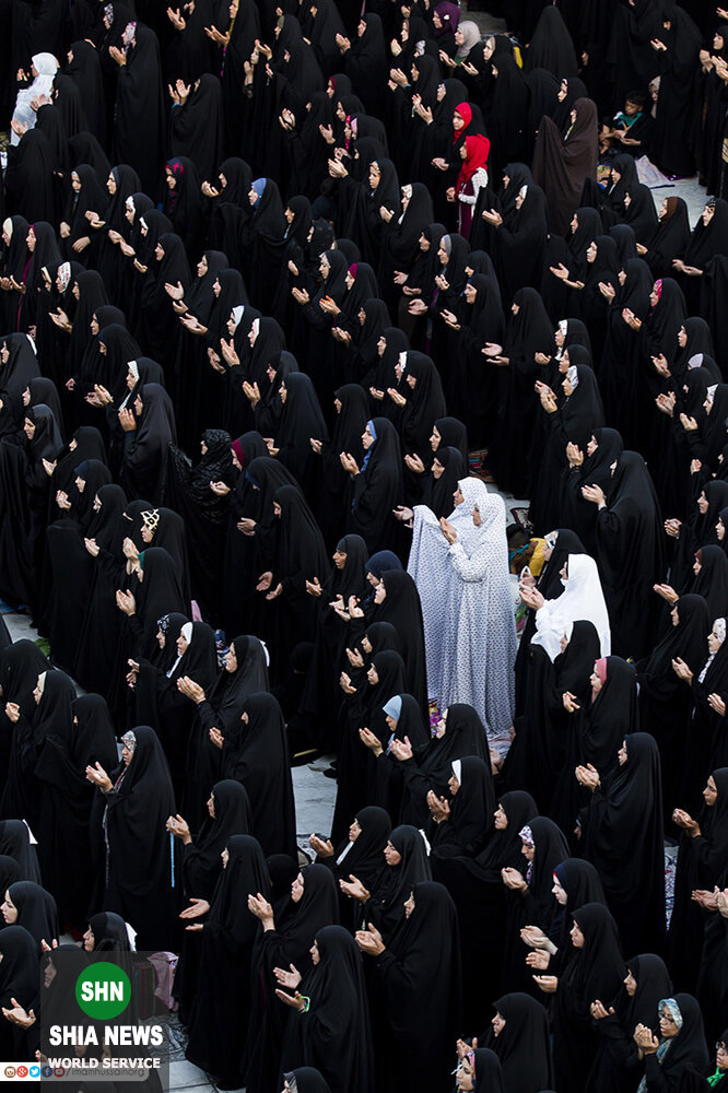 حضور میلیونی زائران در نماز عید قربان کربلا