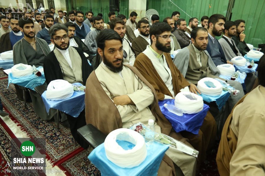 آیین عمامه گذاری طلبه های حوزه اصفهان به مناسبت عید سعید غدیر آیین عمامه گذاری طلبه های حوزه اصفهان به مناسبت عید سعید غدیر