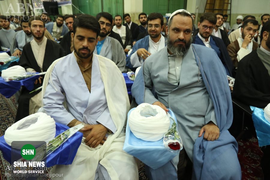 آیین عمامه گذاری طلبه های حوزه اصفهان به مناسبت عید سعید غدیر آیین عمامه گذاری طلبه های حوزه اصفهان به مناسبت عید سعید غدیر