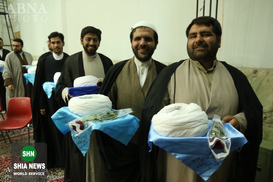 آیین عمامه گذاری طلبه های حوزه اصفهان به مناسبت عید سعید غدیر آیین عمامه گذاری طلبه های حوزه اصفهان به مناسبت عید سعید غدیر