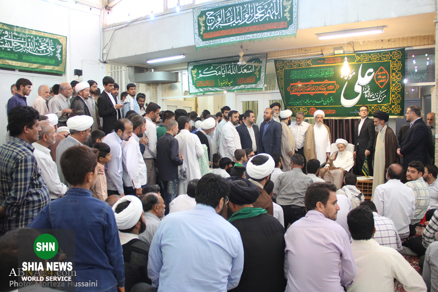 عمامه&zwnj;گذاری طلاب توسط آیت الله صافی گلپایگانی در عید سعید غدیر