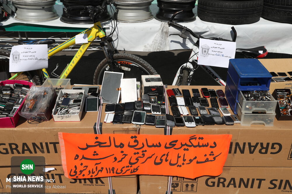 دستگیری مالخر ۳ هزار گوشی در تهران دستگیری مالخر ۳ هزار گوشی در تهران