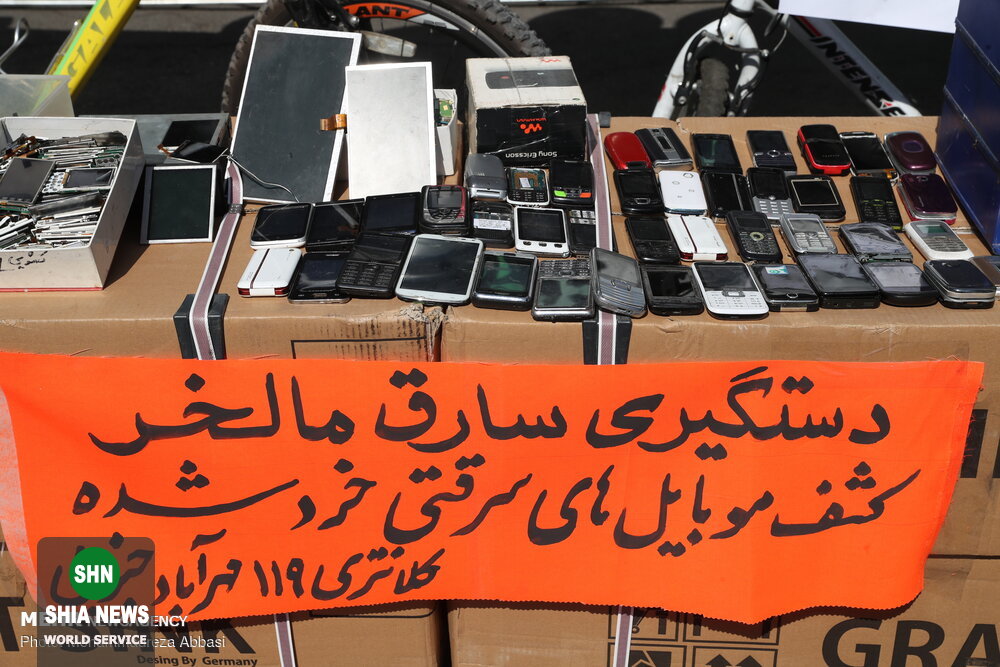 دستگیری مالخر ۳ هزار گوشی در تهران دستگیری مالخر ۳ هزار گوشی در تهران