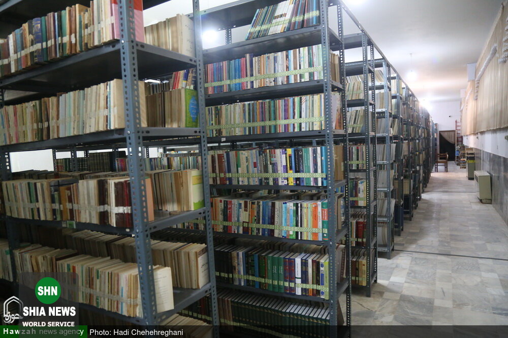 تصاویری از کتابخانه آیت الله گلپایگانی(ره)