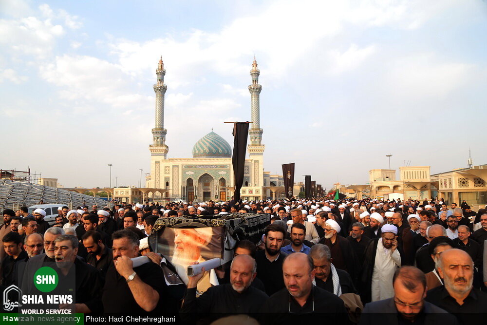 تصاویر/ تشییع پیکر نماینده آیت الله سیستانی در تهران در شهر قم تصاویر/ تشییع پیکر نماینده آیت الله سیستانی در تهران در شهر قم