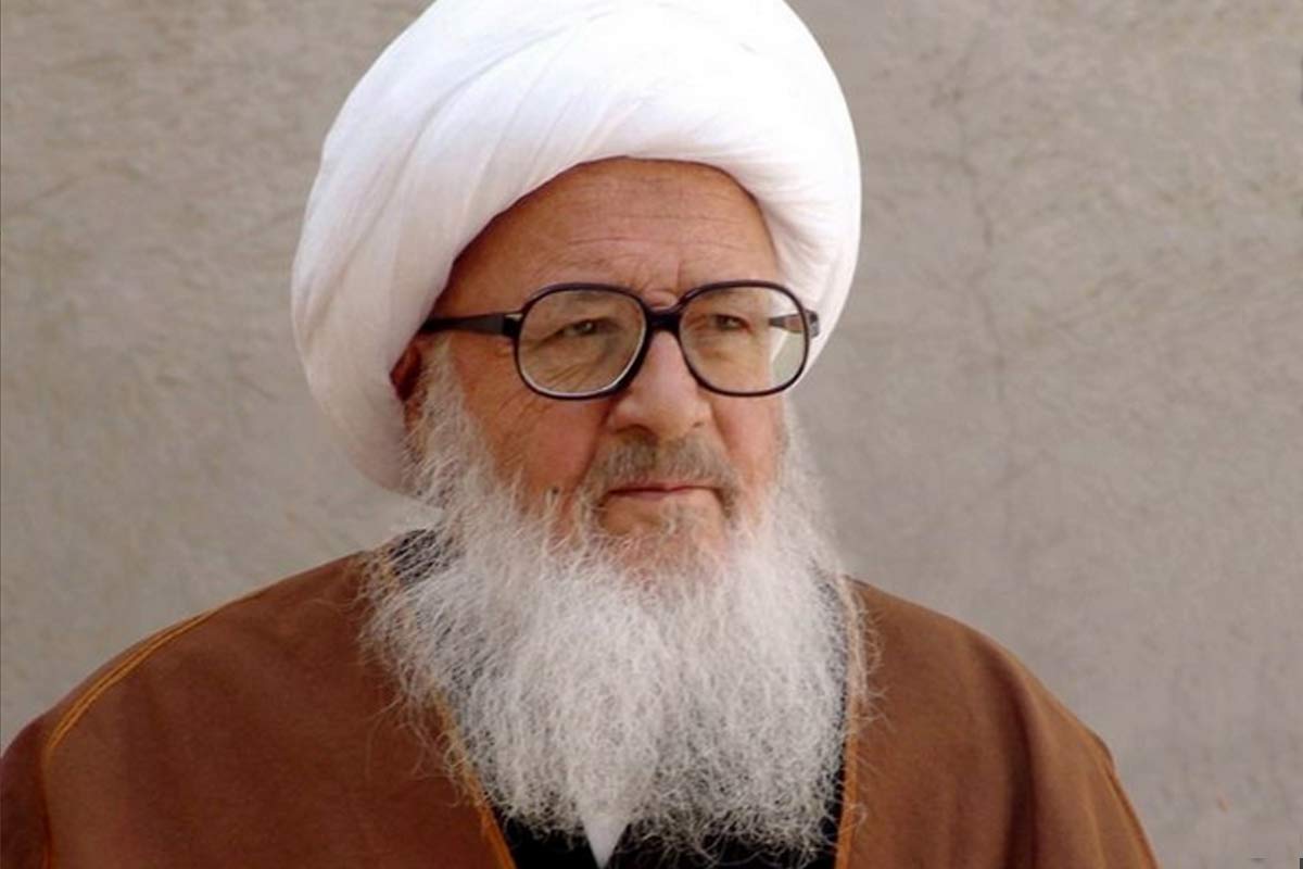 يادگيری و آموزش آلات موسیقی مثل سنتور، تار و... حرام است يادگيری و آموزش آلات موسیقی مثل سنتور، تار و... حرام است
