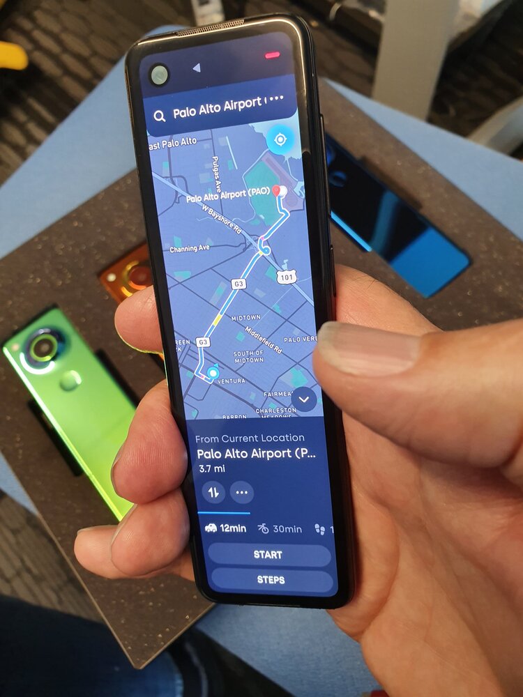 تصاویر درازترین موبایل دنیا با قابلیت تغییر رنگ تصاویر درازترین موبایل دنیا با قابلیت تغییر رنگ