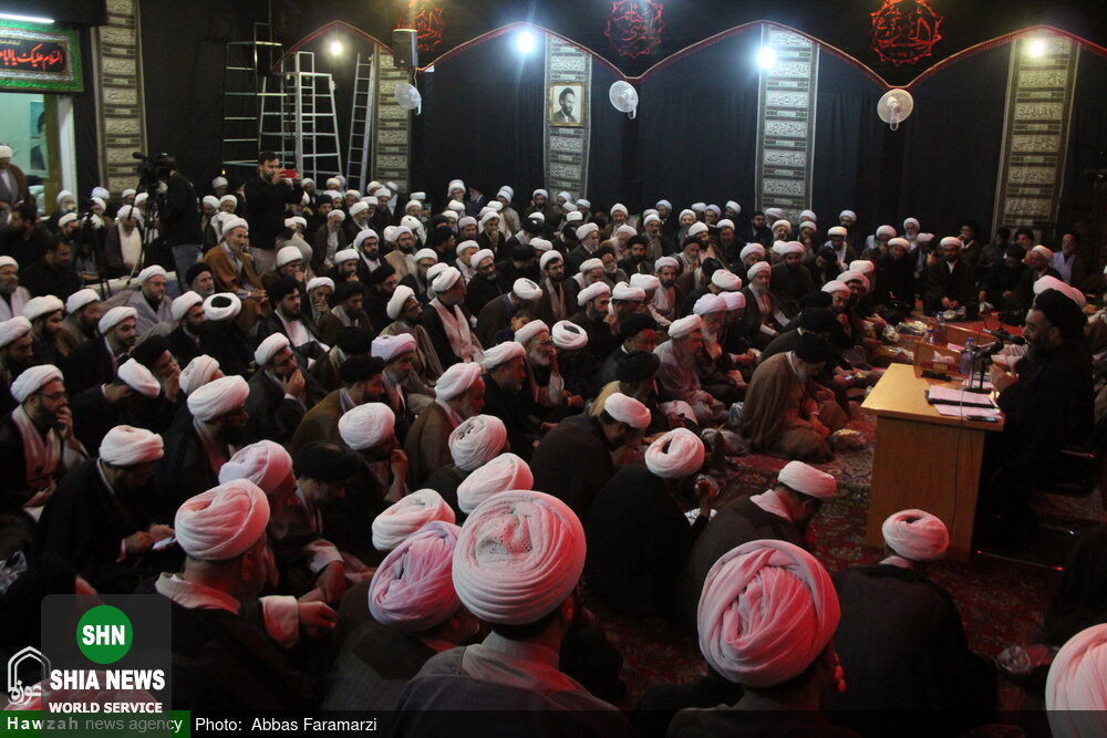 نشست جمعی از اساتید حوزه با حضور آیتالله صافی گلپایگانی نشست جمعی از اساتید حوزه با حضور آیتالله صافی گلپایگانی