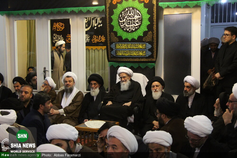 نشست جمعی از اساتید حوزه با حضور آیتالله صافی گلپایگانی نشست جمعی از اساتید حوزه با حضور آیتالله صافی گلپایگانی