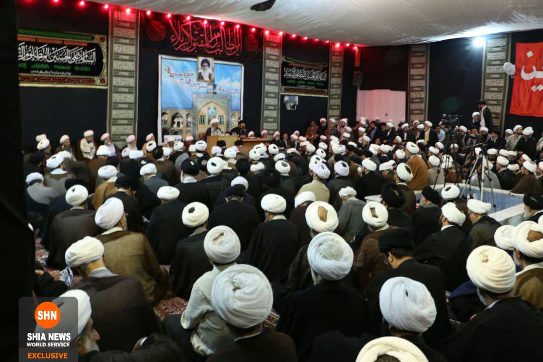 گزارش تصویری از جلسه عمومی نشست دوره ای اساتید در بیت آیت الله صافی گلپایگانی گزارش تصویری از جلسه عمومی نشست دوره ای اساتید در بیت آیت الله صافی گلپایگانی