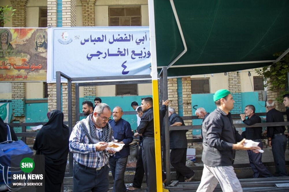 خدمت رسانی موکب های کربلا به زائران اربعین حسینی