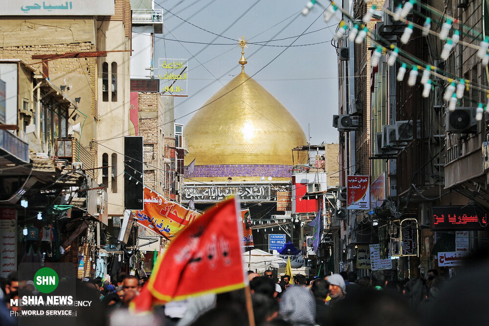 اقامه نماز ظهر در حرم امام امیرالمومنین(ع) اقامه نماز ظهر در حرم امام امیرالمومنین(ع)