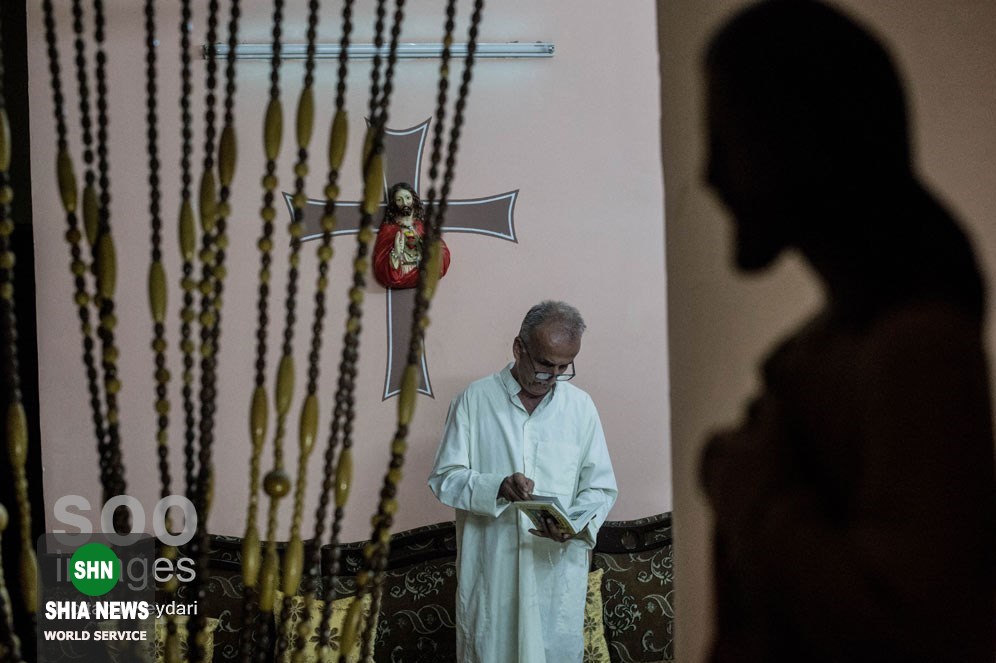 پذیرایی از زائران اربعین توسط پیرمرد مسیحی