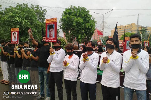 تجمع خانواده‌های شیعیان ربوده شده پاکستانی مقابل منزل وزیر خارجه این کشور