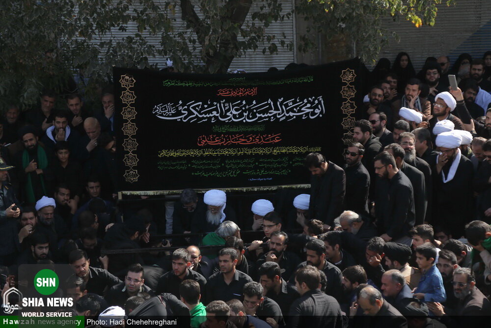 دسته عزاداری شهادت امام حسن عسکری(ع) با حضور آیت الله وحید خراسانی دسته عزاداری شهادت امام حسن عسکری(ع) با حضور آیت الله وحید خراسانی