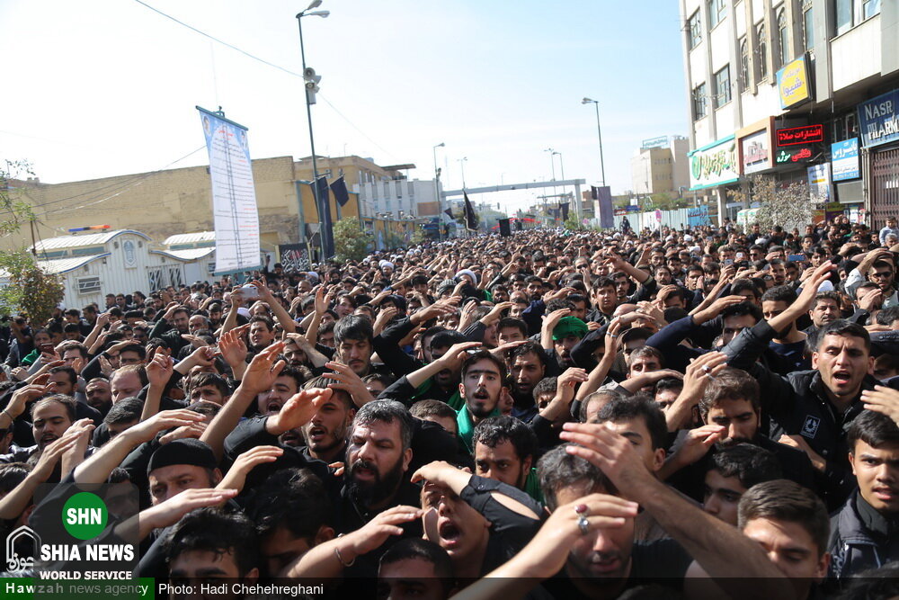 دسته عزاداری شهادت امام حسن عسکری(ع) با حضور آیت الله وحید خراسانی دسته عزاداری شهادت امام حسن عسکری(ع) با حضور آیت الله وحید خراسانی