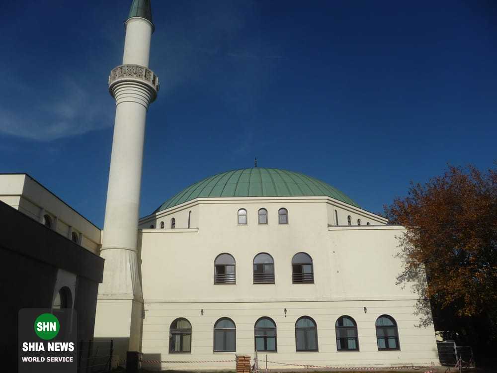 مسجد تک&zwnj;مناره&zwnj;ای وین با گنبد ۱۵۶ متری