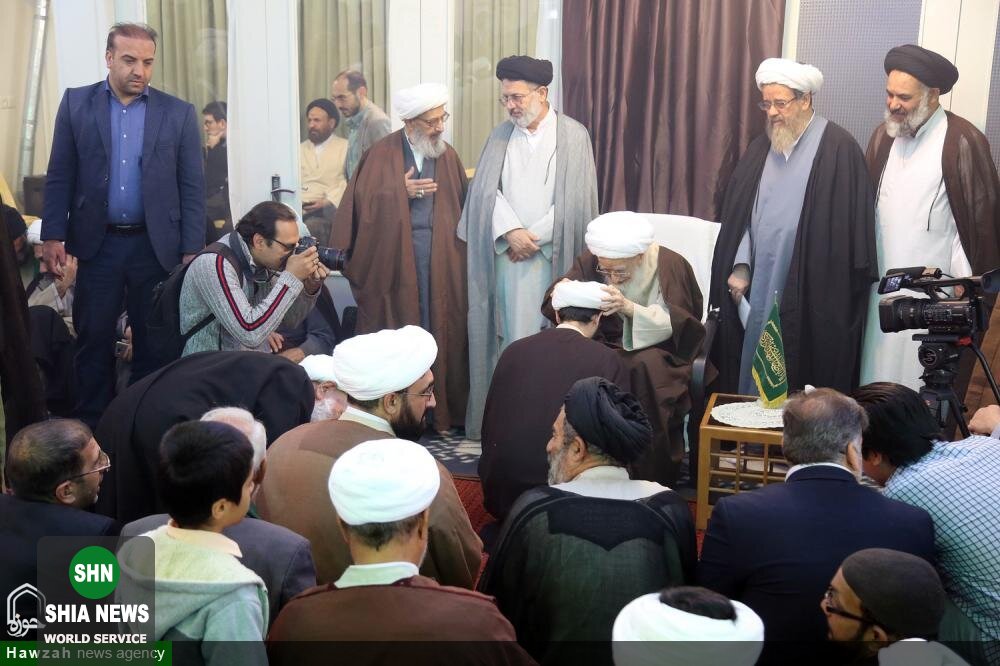 جشن عمامه گذاری طلاب در سالروز میلاد پیامبر(ص) و امام جعفر صادق(ع)