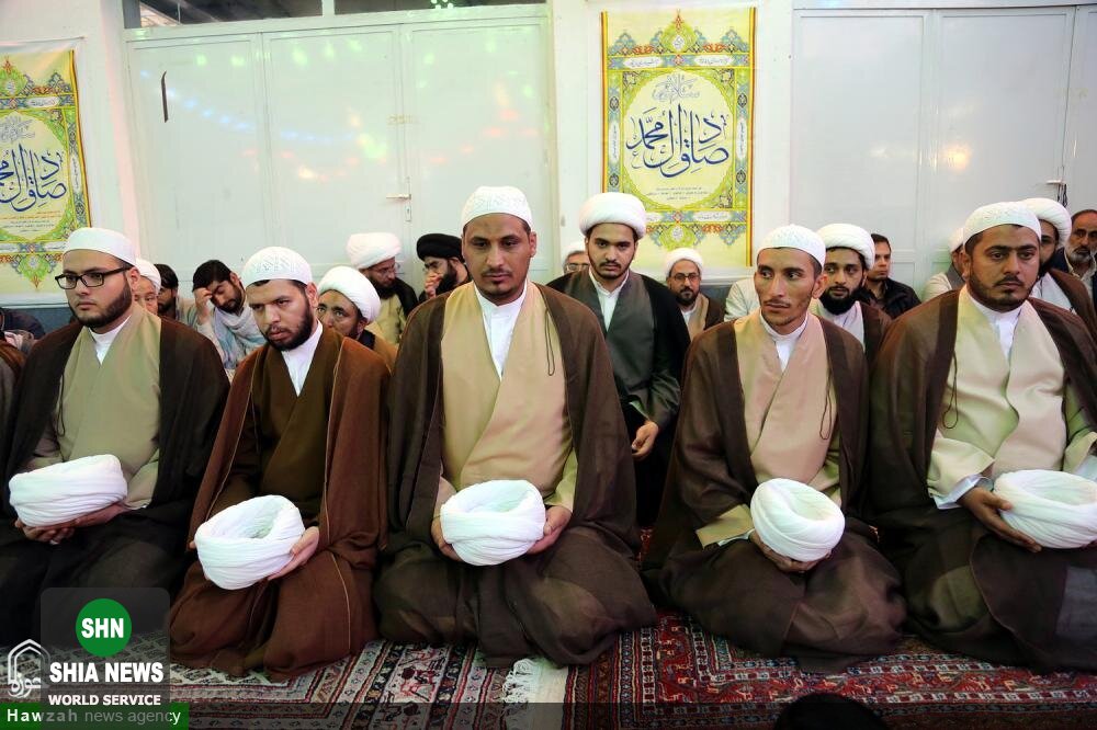 جشن عمامه گذاری طلاب در سالروز میلاد پیامبر(ص) و امام جعفر صادق(ع)