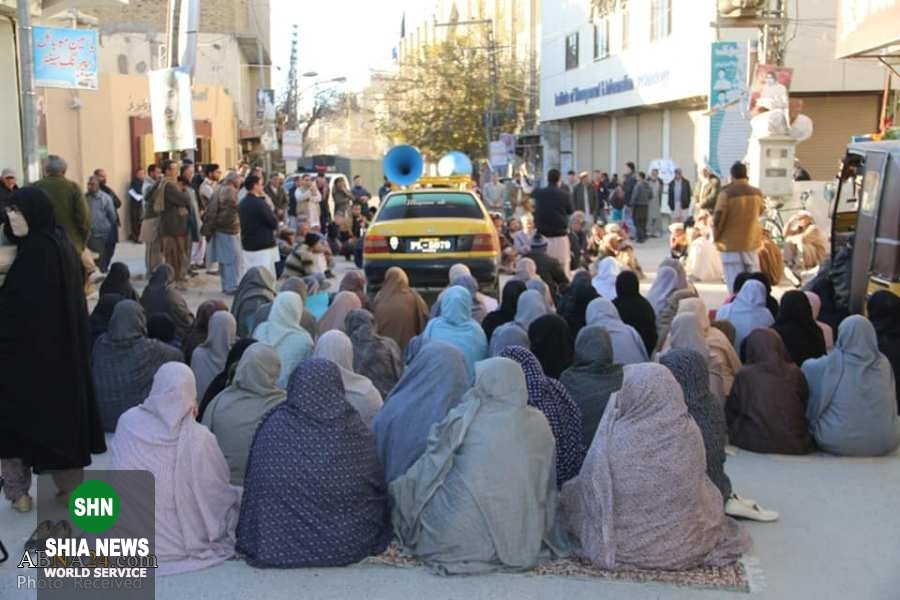 تجمع شیعیان کویته پاکستان در اعتراض به مشکلات آب و گاز