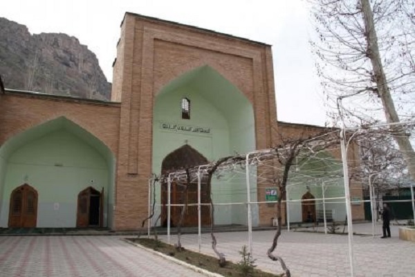 مسجدی در دامنه کوه در قرقیزستان مسجدی در دامنه کوه در قرقیزستان