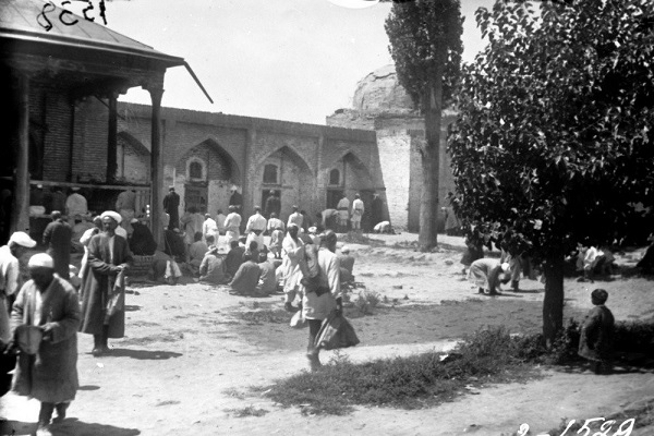 مسجدی در دامنه کوه در قرقیزستان مسجدی در دامنه کوه در قرقیزستان