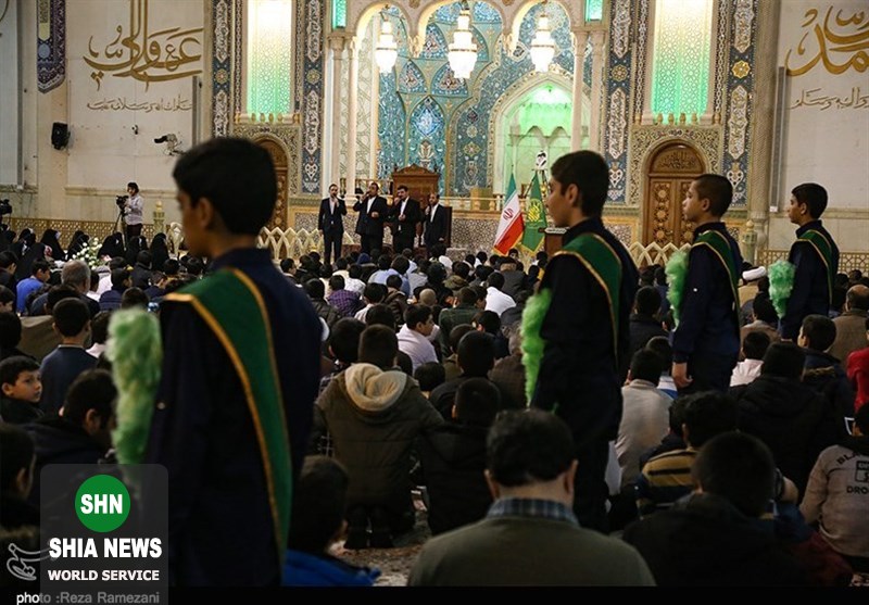 محفل انس با قرآن دانشآموزی در حرم حضرت معصومه(س) محفل انس با قرآن دانشآموزی در حرم حضرت معصومه(س)