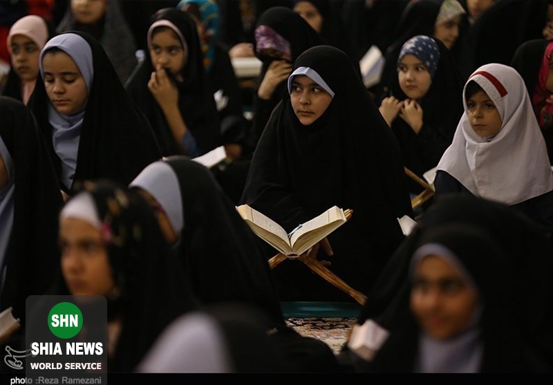 محفل انس با قرآن دانشآموزی در حرم حضرت معصومه(س) محفل انس با قرآن دانشآموزی در حرم حضرت معصومه(س)