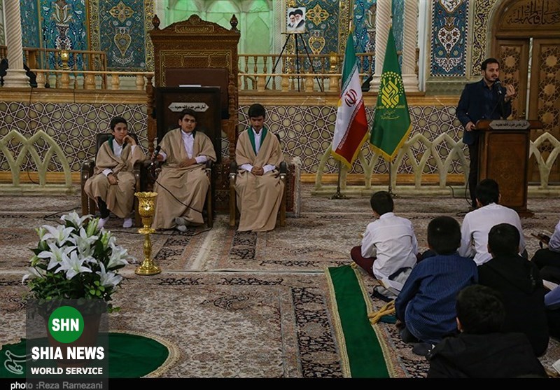 محفل انس با قرآن دانشآموزی در حرم حضرت معصومه(س) محفل انس با قرآن دانشآموزی در حرم حضرت معصومه(س)