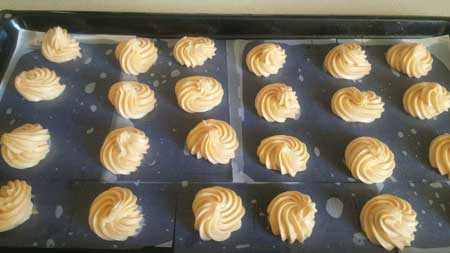 طرز تهیه نان خامهای در منزل طرز تهیه نان خامهای در منزل