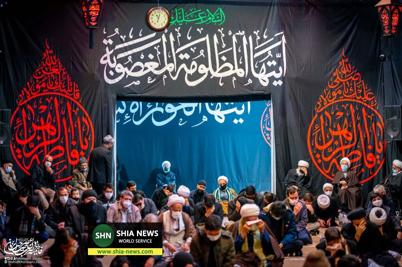 تصاویری از مجلس عزاداری شهادت حضرت زهرا(س) در دفتر آیت الله وحید خراسانی تصاویری از مجلس عزاداری شهادت حضرت زهرا(س) در دفتر آیت الله وحید خراسانی