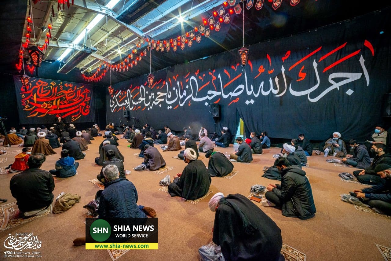 تصاویری از مجلس عزاداری شهادت حضرت زهرا(س) در دفتر آیت الله وحید خراسانی تصاویری از مجلس عزاداری شهادت حضرت زهرا(س) در دفتر آیت الله وحید خراسانی