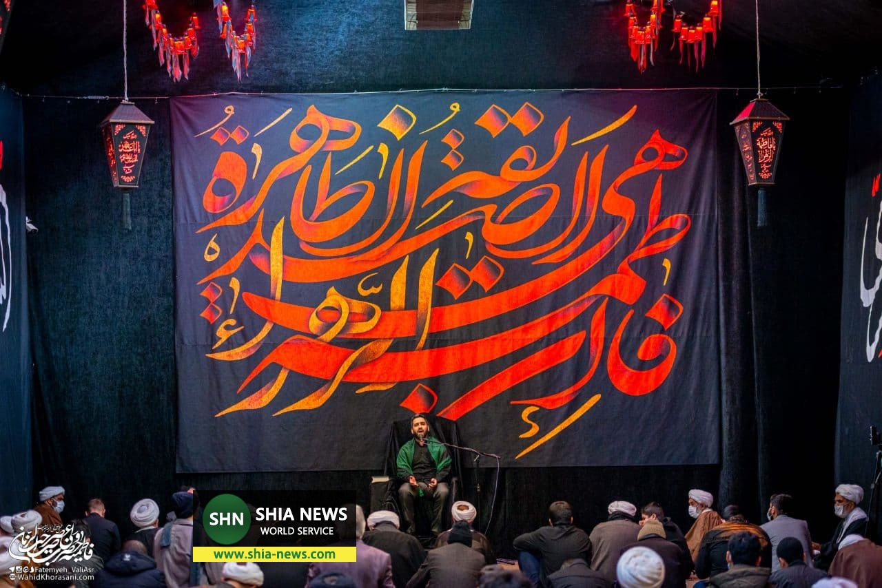 تصاویری از مجلس عزاداری شهادت حضرت زهرا(س) در دفتر آیت الله وحید خراسانی تصاویری از مجلس عزاداری شهادت حضرت زهرا(س) در دفتر آیت الله وحید خراسانی