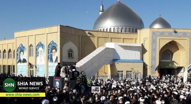 تشییع پیکر آیت الله مصباح یزدی در قم تشییع پیکر آیت الله مصباح یزدی در قم