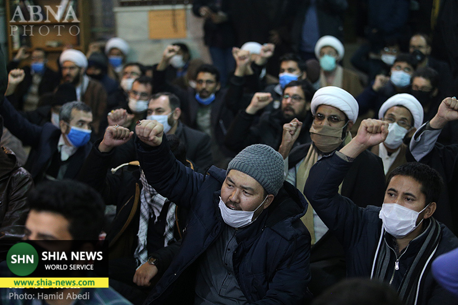 تجمع طلاب پاکستانی حوزه علمیه قم در اعتراض به کشتار معدنچیان شیعه