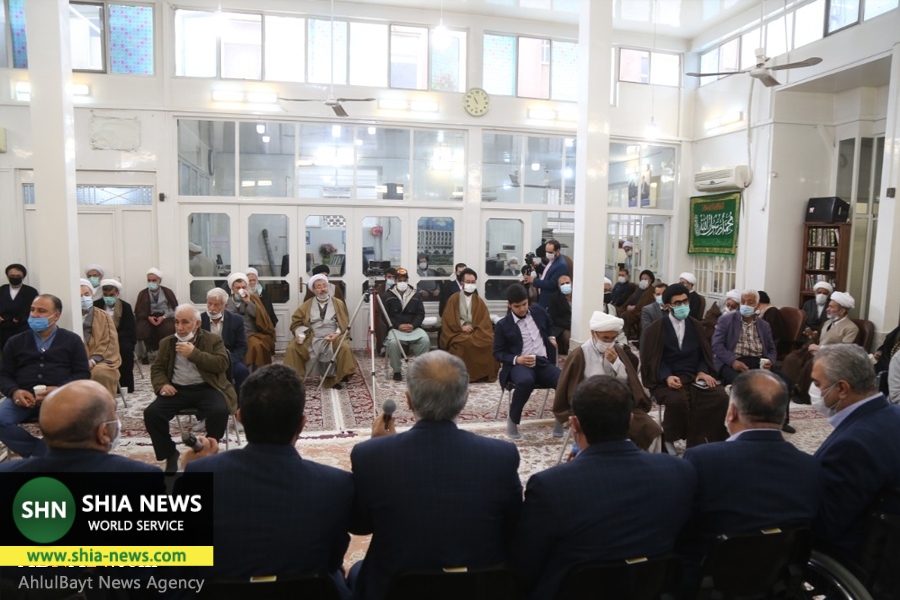 ملبس شدن تعدادی از طلاب در دفتر آیت&zwnj;الله فاضل لنکرانی+ تصاویر