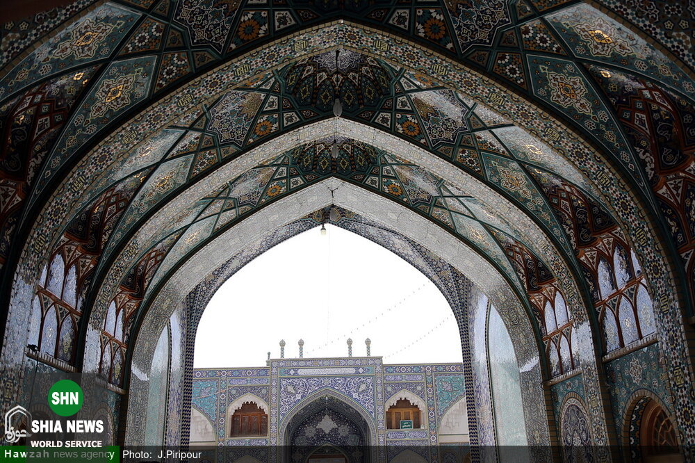 تصاویری از آینه&zwnj;کاری و کاشی&zwnj;کاری حرم مطهر حضرت فاطمه معصومه(س)